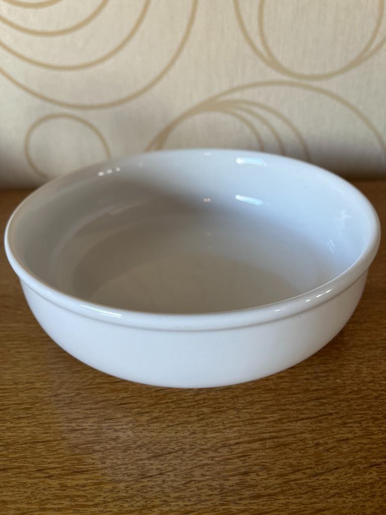 wit porseleinen kom schaal - 18 cm, Huis en Inrichting, Ophalen of Verzenden