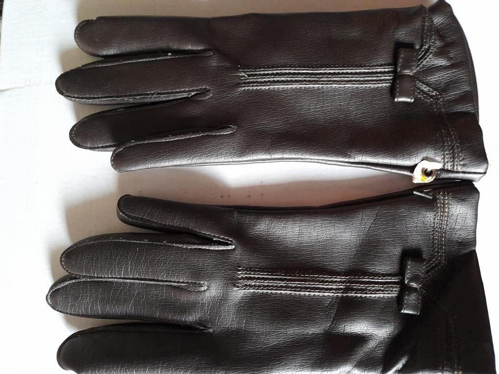 Gants D cuir noir chevreaux neuf,no 7,5, Vêtements | Femmes, Enlèvement, Comme neuf, Gants
