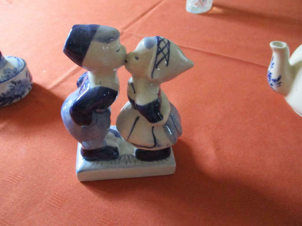 PORCELAINE DE DELFT.  STATUETTE., Antiquités & Art, Enlèvement ou Envoi