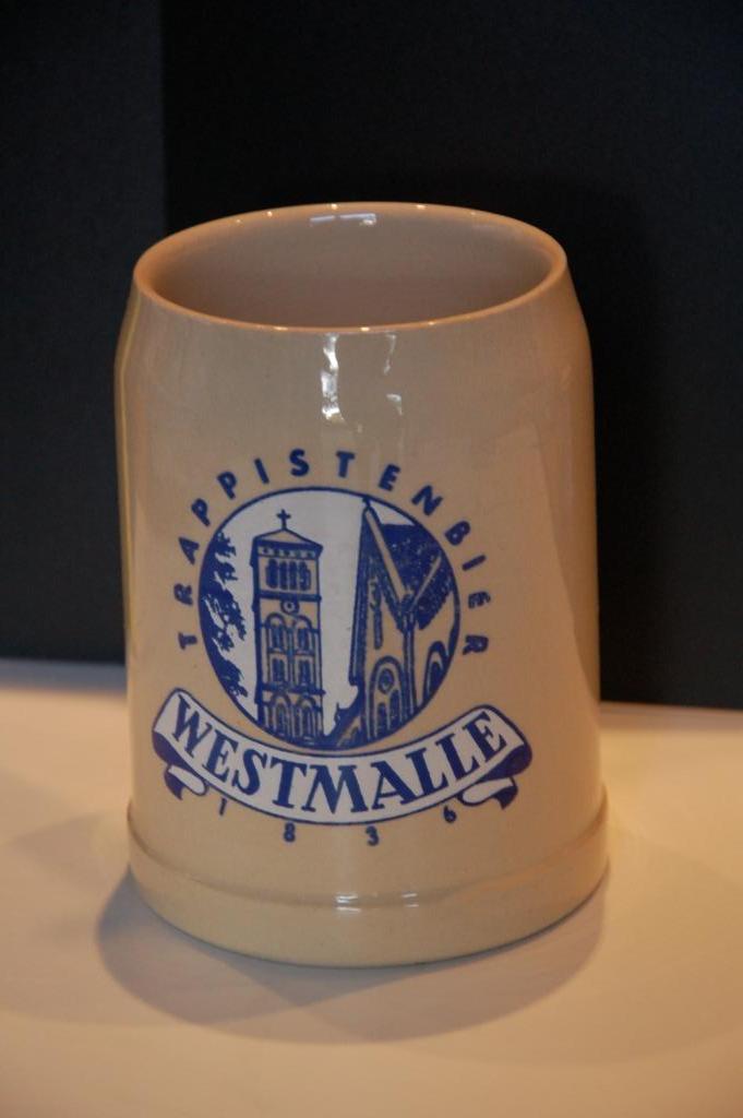 Stenen bierpot Westmalle 1/2 L, Verzamelen, Ophalen of Verzenden, Zo goed als nieuw, Pul(len), Overige merken