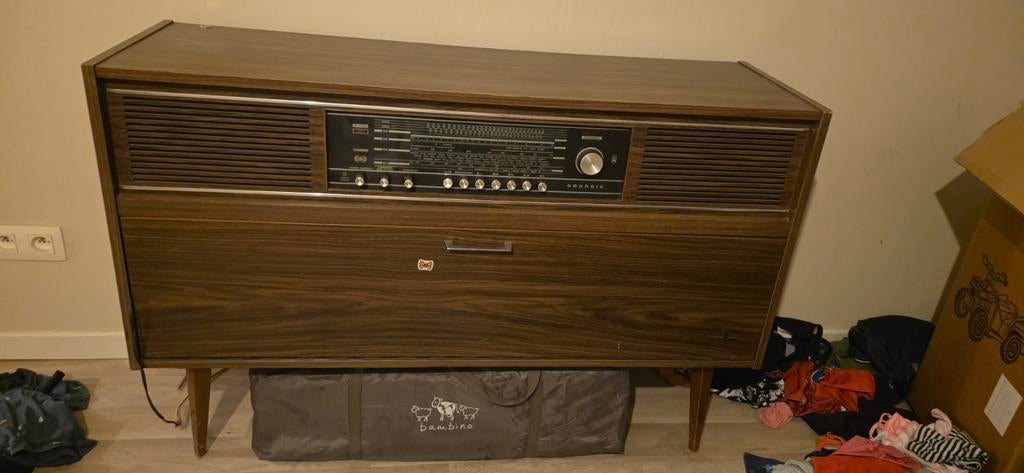 Originele grundig radio met papieren. werkt nog perfect., Antiek en Kunst, Ophalen