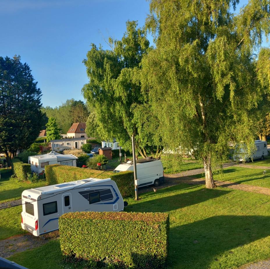 HIVERNAGE non-couvert au Camping de Roisin