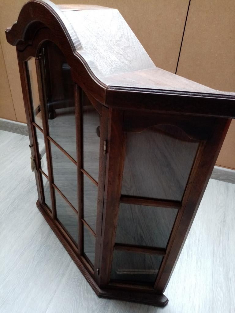 Armoire ancienne, Enlèvement, Comme neuf