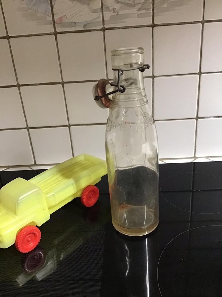 Antieke melkfles laiterie d Argenteau, Ophalen of Verzenden, Zo goed als nieuw
