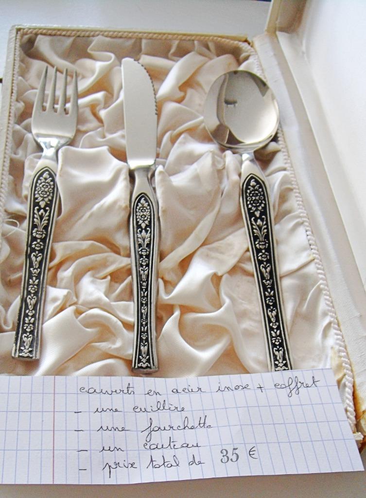 Coffret Fourchette + couteau + cuillère gravés en acier inox, Enlèvement ou Envoi, Neuf