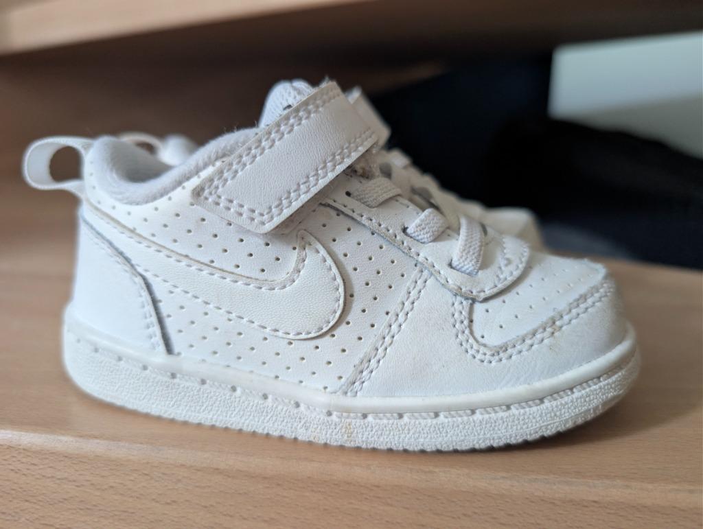 Chaussures pour enfants NIKE taille 22, Enfants & Bébés, Garçon ou Fille, Enlèvement ou Envoi, Utilisé, Chaussures