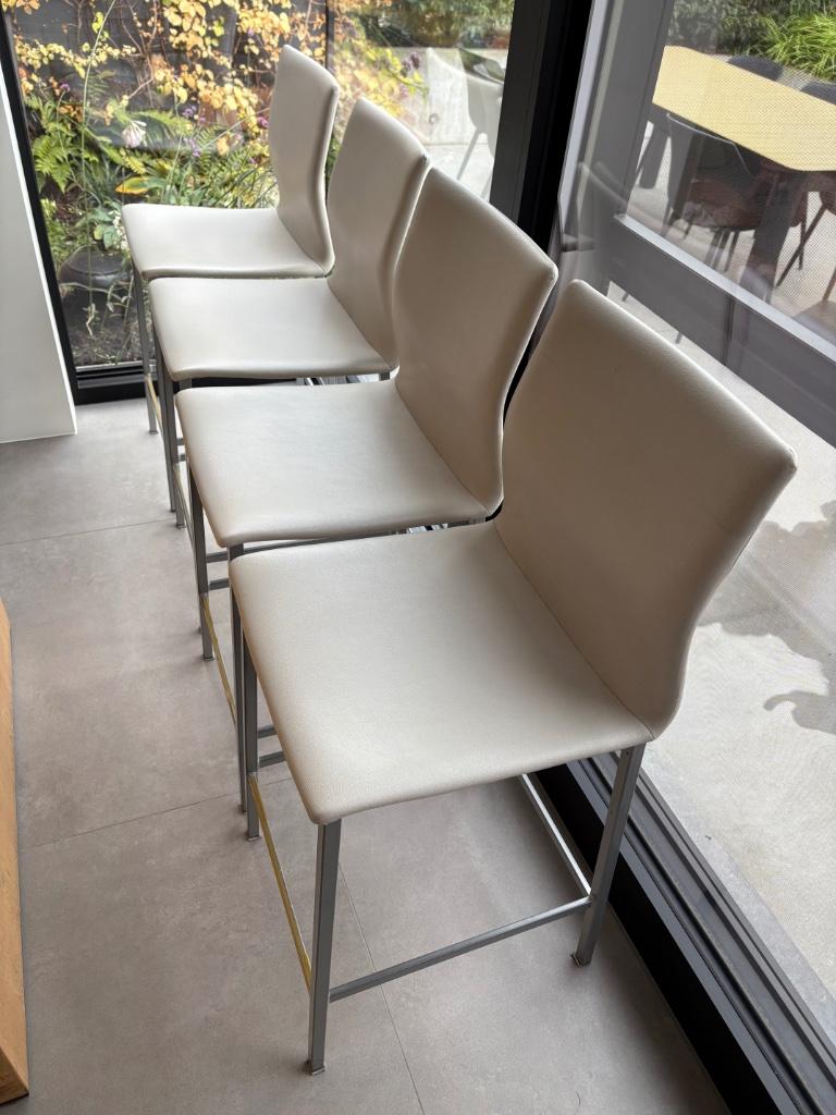 4 Barkrukken aan 45 euro, Ophalen, Kunststof, Gebruikt, 90 cm of meer