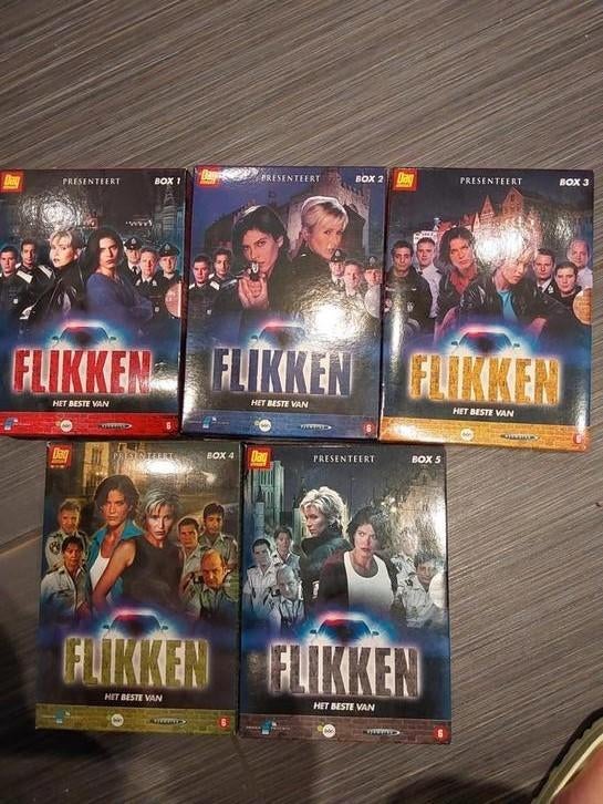 Flikken box 1 t/m 5 (€5/box of €20 voor 5 boxen), Enlèvement, Comme neuf