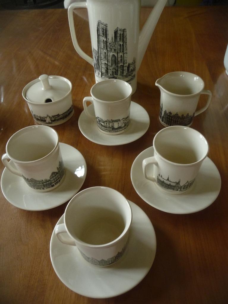 Service à café vintage avec bâtiments historiques blanc, Antiquités & Art, Antiquités | Services (vaisselle) complet, Enlèvement ou Envoi