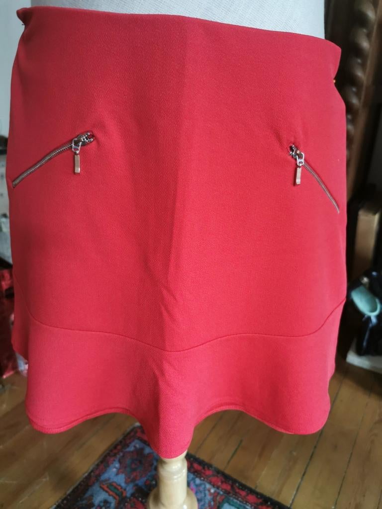 Heel mooi knal rood kort rokje, Kleding | Dames, Ophalen of Verzenden, Zo goed als nieuw, Maat 38/40 (M), Rood