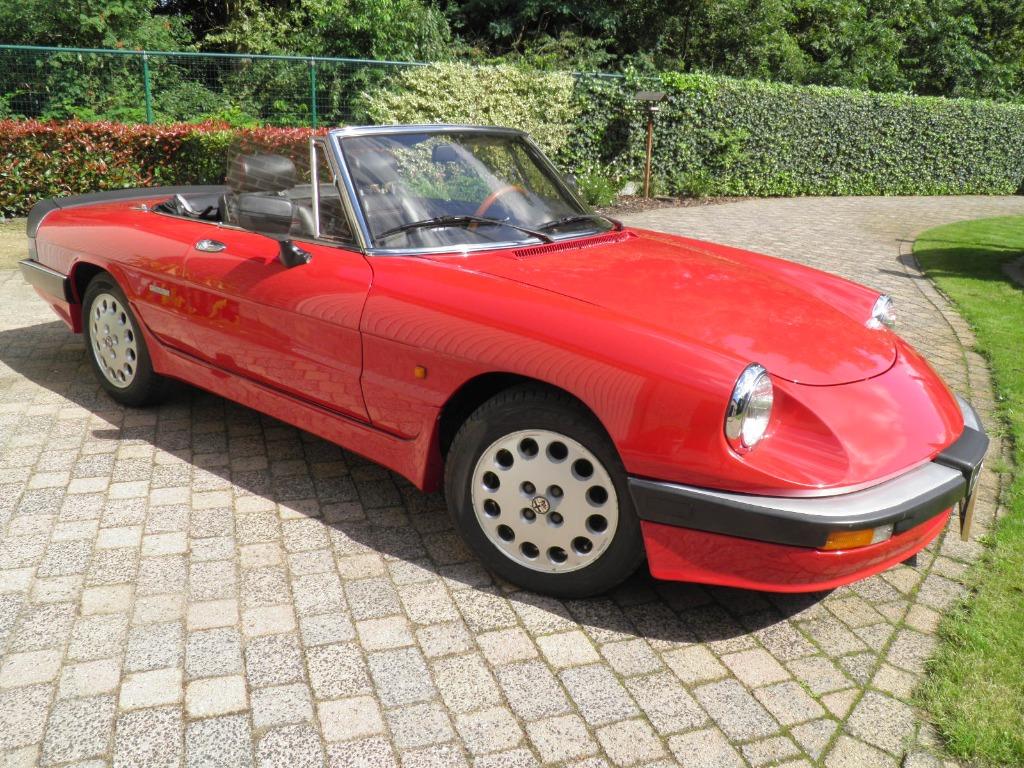 Deze zeer mooie originele oldtimer, een Alfa Romeo Spider, Autos, Boîte manuelle, Spider, Noir, 2 portes