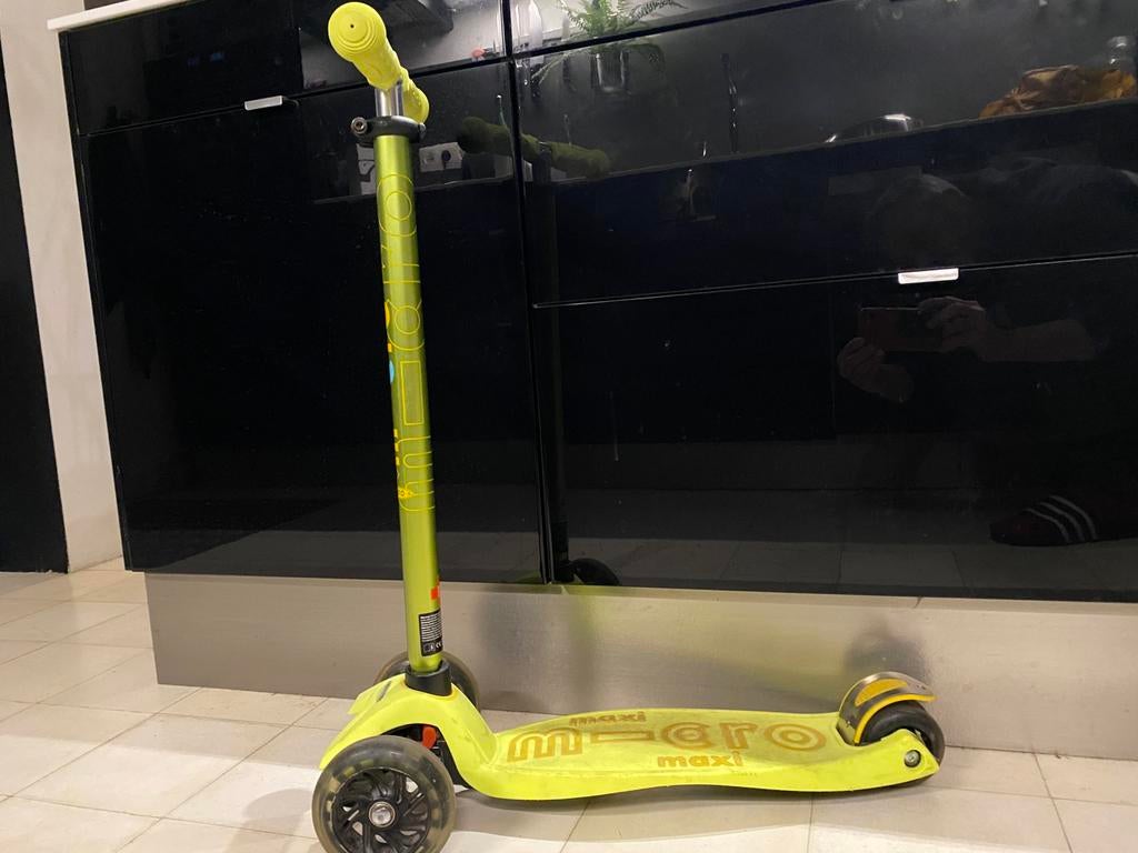 Trottinette Micro MAXI roues led 5-12 ans, Enlèvement, Utilisé