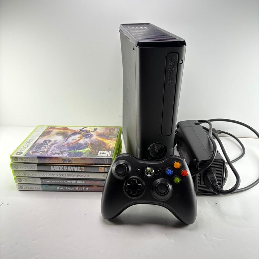 Xbox 360 Slim - Geen extra HDD - 4GB + Controller+ Games, Games en Spelcomputers, Spelcomputers | Xbox 360, 4 GB, Ophalen of Verzenden