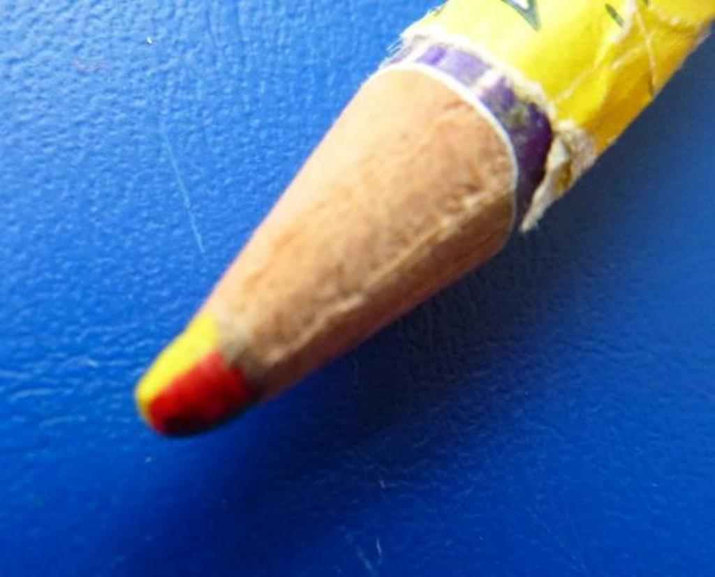 kleurpotlood LU met 4 kleuren, Ophalen of Verzenden, Zo goed als nieuw