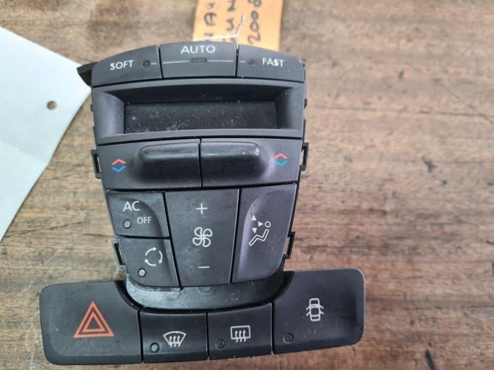 Panneau de commandes chauffage d'un Renault Laguna, Renault, -, 3 mois de garantie, Utilisé