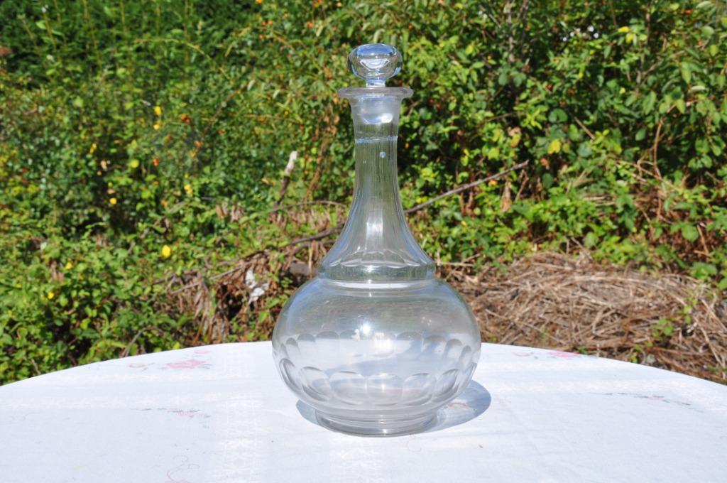 §(d)  carafe en verre souffle et taillé, Enlèvement ou Envoi