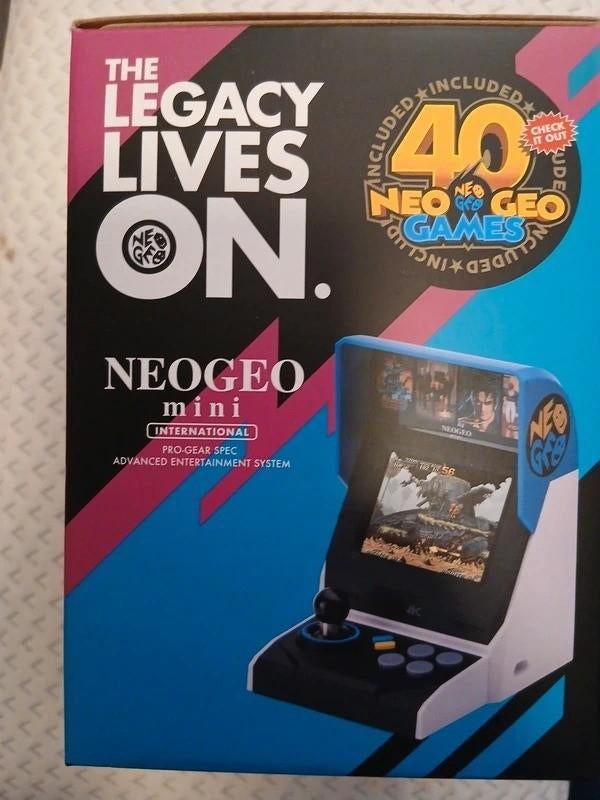 NeoGeo Mini avec 123 jeux inclus, Enlèvement ou Envoi, Comme neuf