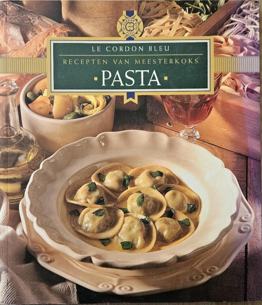 Pasta -  Le Cordon Bleu - Recepten van meesterkoks - 1998, Boeken, Italië, Heleen Silvis, Ophalen of Verzenden, Zo goed als nieuw