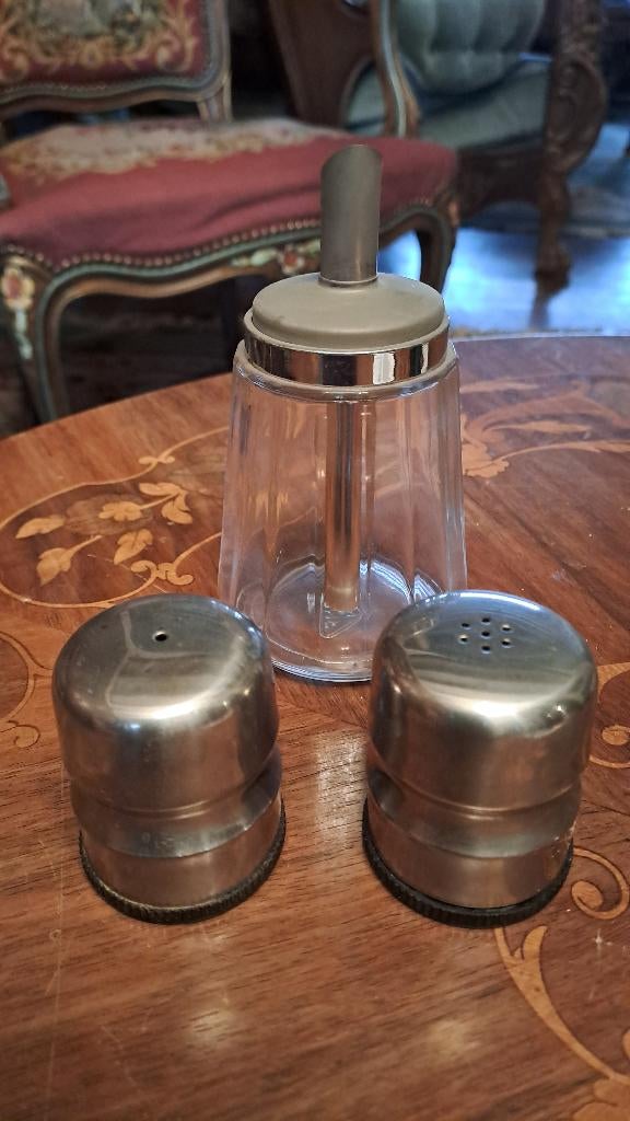 Suiker- peper- en zoutvat, Ophalen