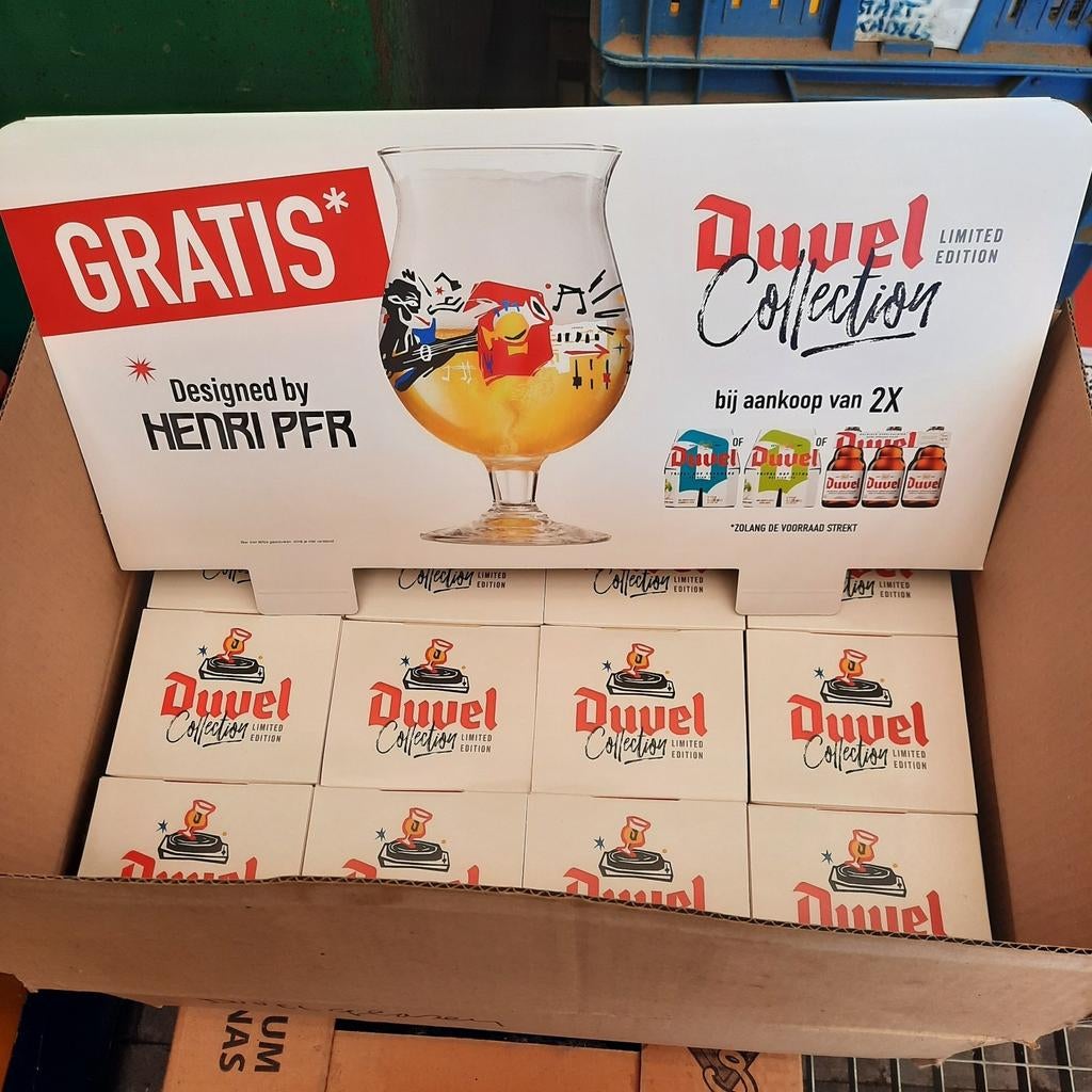 Duvelglazen 12 stuks + kartonreclame . Henry PFR ., Ophalen of Verzenden, Nieuw