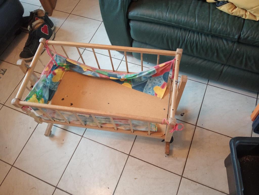 wiegje voor poppen of doopsuikers, Enlèvement, Utilisé, Baby Pop