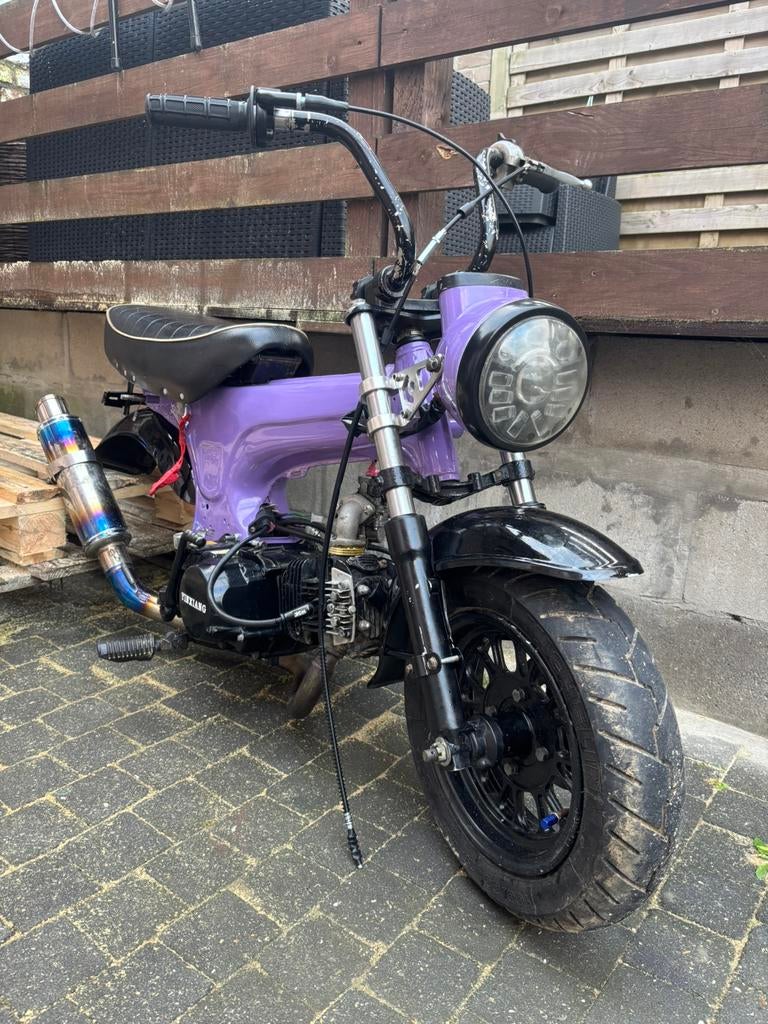 Dax b klasse, Motoren