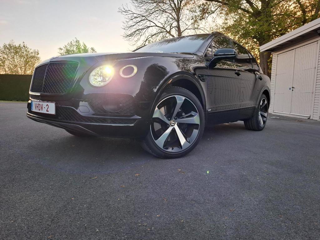 BENTLEY BENTAYGA SPECIAL EDITION IN LICHTE VRACHT, Auto's, Automaat, Bentayga, Zwart, Leder
