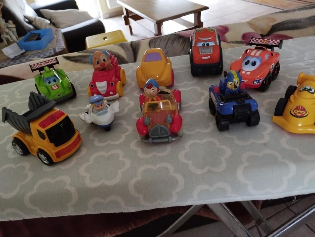 Lot de petites voitures, Enfants & Bébés, Jouets | Véhicules en jouets, Enlèvement, Utilisé