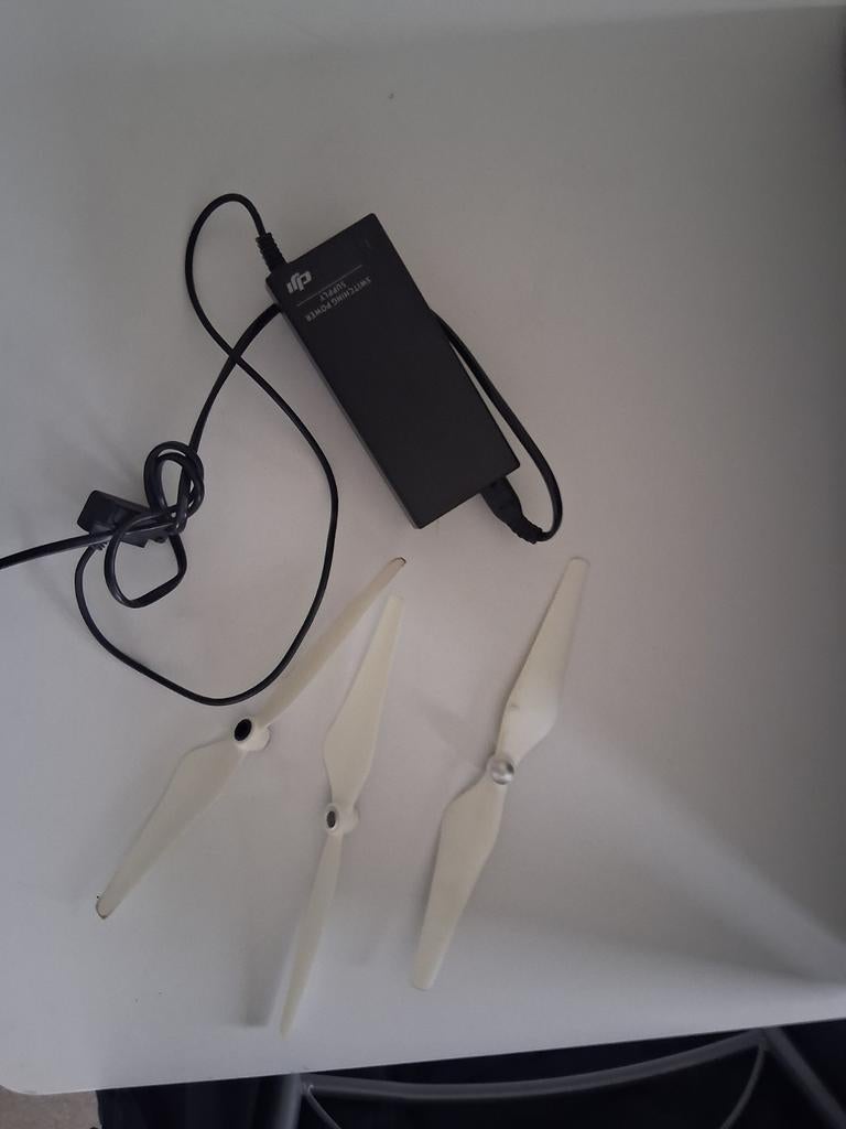 Oplader dj phantom drone en schroeven, Enlèvement