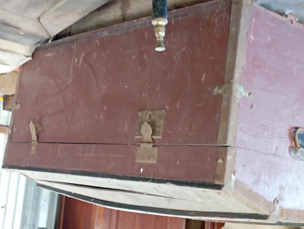 Coffre en bois très spacieux, Enlèvement, Utilisé