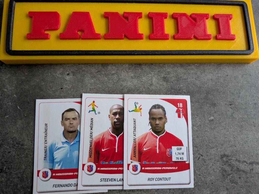 PANINI FOOTBALL 2015 3 AUTOCOLLANTS MOUSCRON MERCATO !, Enlèvement ou Envoi, Neuf