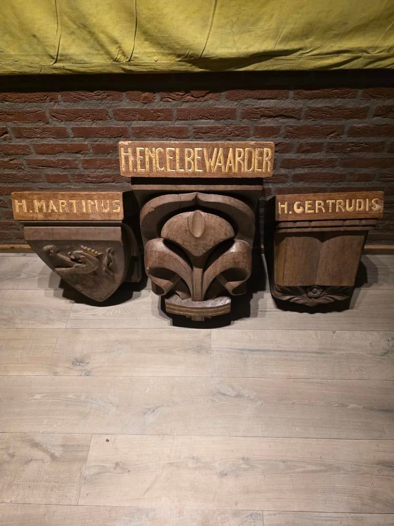 3 zware eiken kerkconsoles, H.Engelbewaarder, H.Martinus, Ophalen