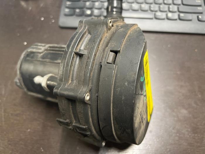 Pompe secondaire d'un BMW 3-Serie, -, 3 mois de garantie, Utilisé, -