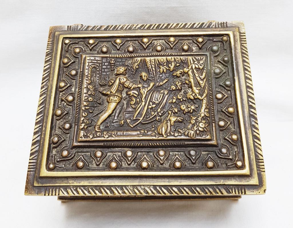 Juwelenkist brons klassieke taferelen., Antiek en Kunst, Ophalen of Verzenden, Brons