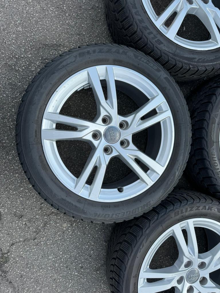 Audi jantes Alu  et pneus 205 50 17 Hiver, Autos : Pièces & Accessoires, Pneus et Jantes, Pneus hiver, 205 mm, 17 pouces
