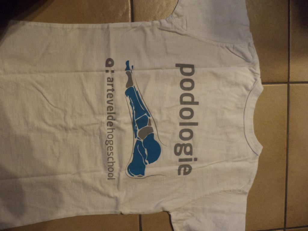 ARTEVELDE school T-shirt (maat M) - podologie, Boeken, Studieboeken en Cursussen, Ophalen of Verzenden, Zo goed als nieuw, Hogeschool