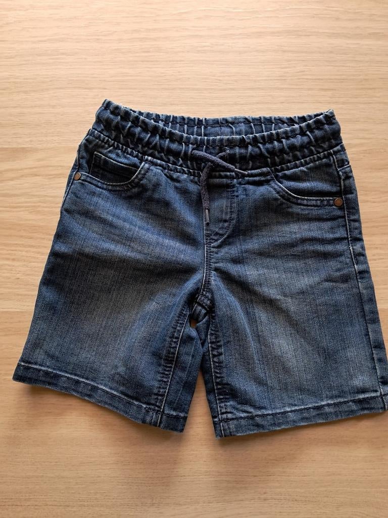 Jeansshort maat 110, Enfants & Bébés, Vêtements enfant | Taille 110, Pantalon, Garçon, C&A, Enlèvement ou Envoi