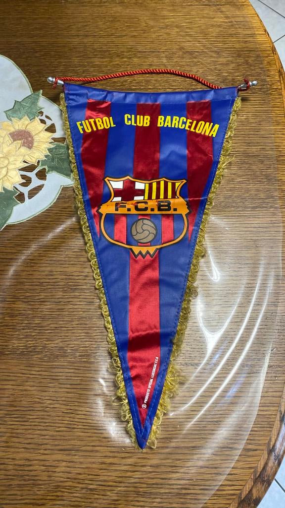 Ancien fanion Barcelone, Comme neuf