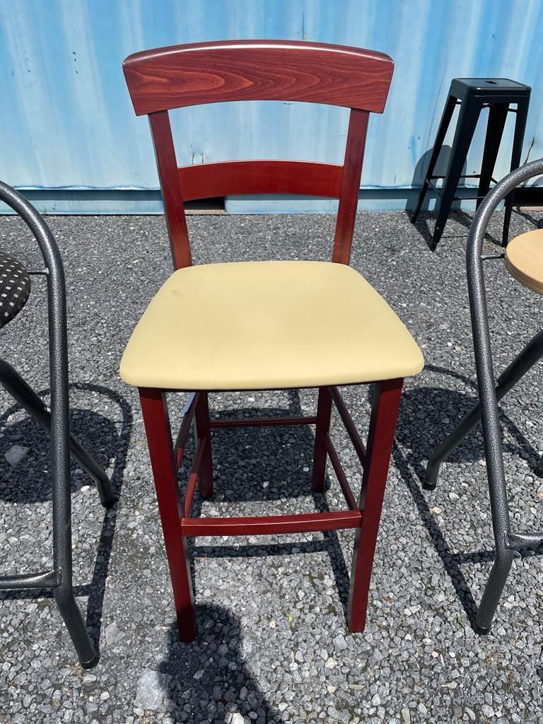 Tabouret en bois, 1 tabouret, Comme neuf, Enlèvement, 60 à 90 cm