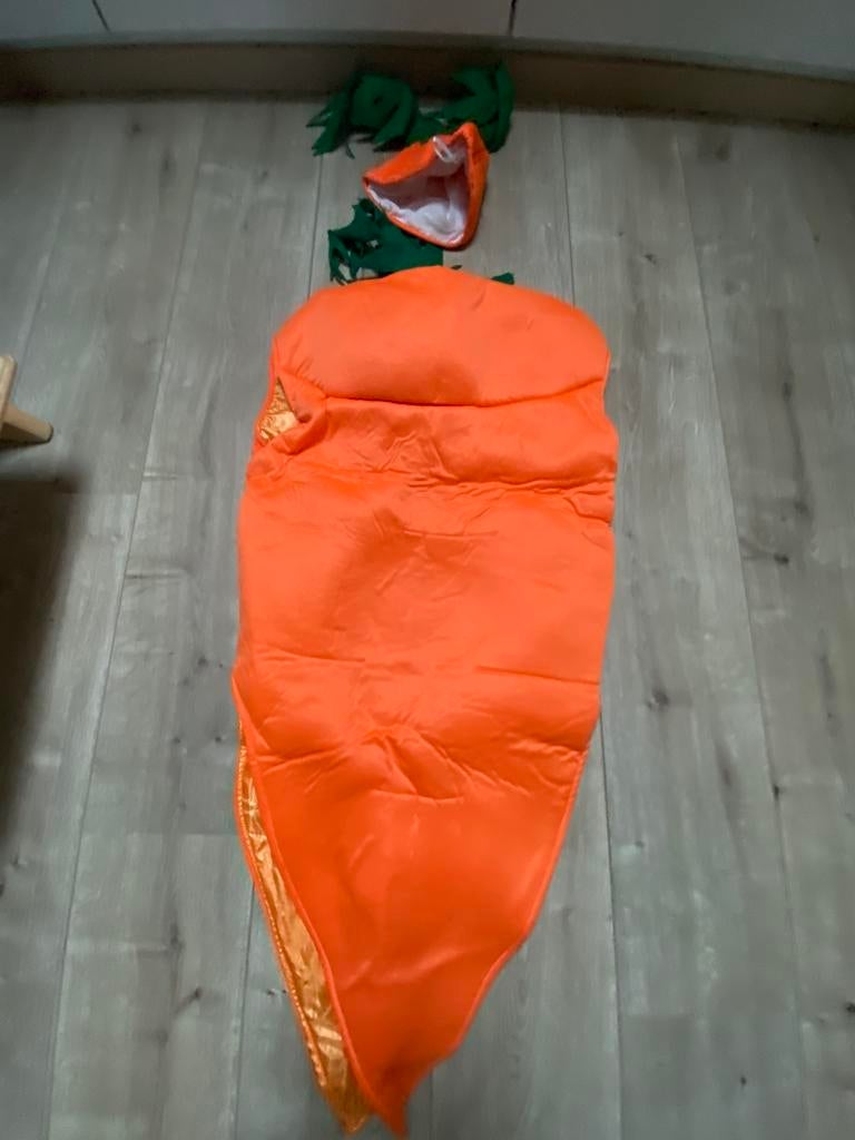 Te koop wortel carnavalspak als nieuw maat 152, Kinderen en Baby's, Carnavalskleding en Verkleedspullen, Ophalen, Zo goed als nieuw