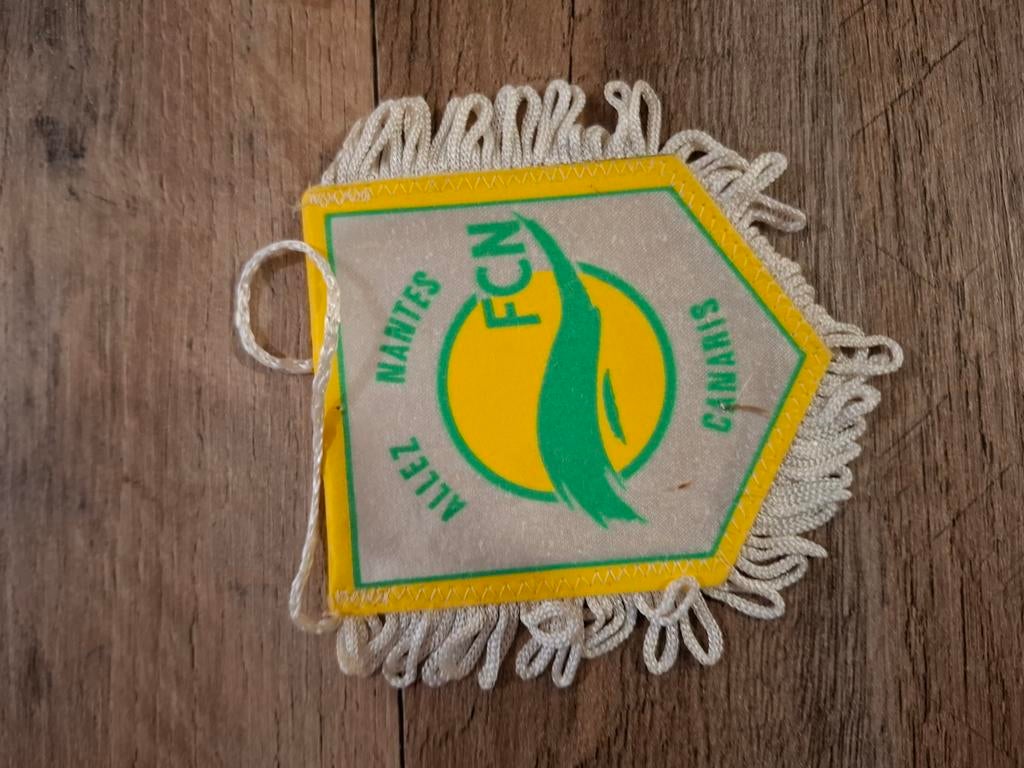 Bannière : FC Nantes, Envoi