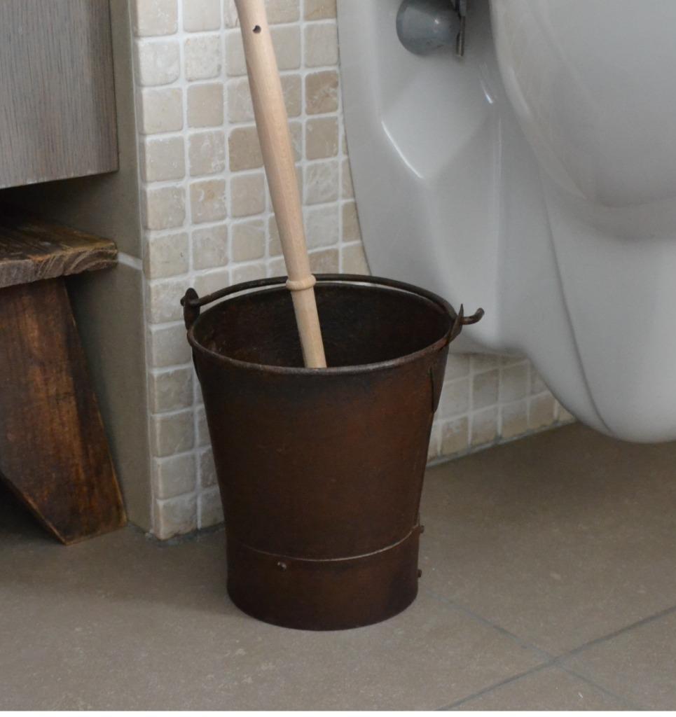 WC - Borstelhouder - Ouderwetse emmer roestig Landelijk, Ophalen of Verzenden, Nieuw, Overige kleuren, Overige typen
