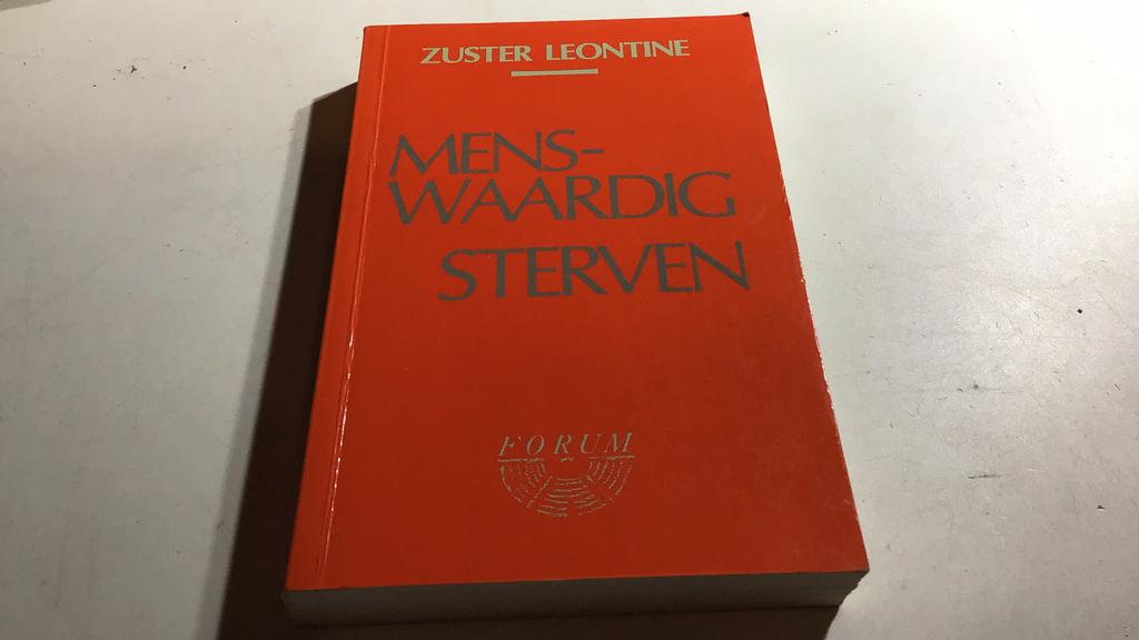 Zuster Leontine - Menswaardig sterven(b5), Ophalen of Verzenden, Zo goed als nieuw, Zuster Leontine