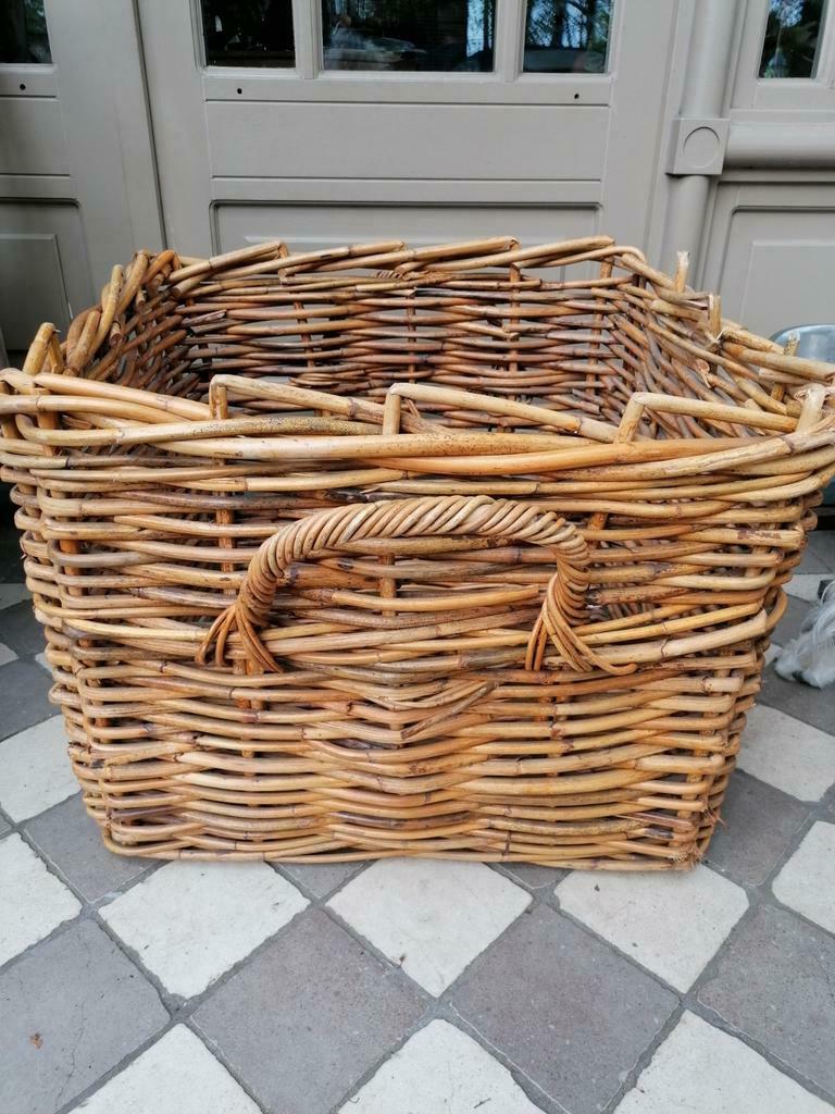 Grote mand in bamboe super groot, Huis en Inrichting, Woonaccessoires | Schalen en Manden, Ophalen of Verzenden, Zo goed als nieuw