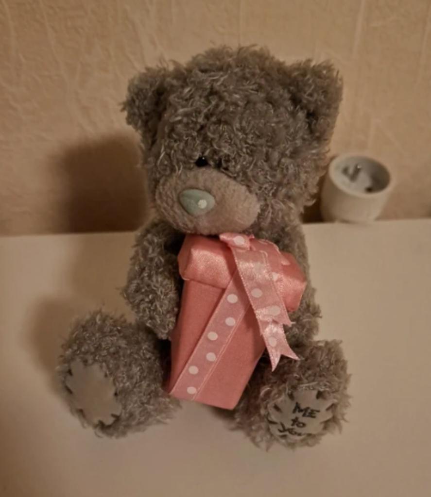Me to you beertje met roze cadeau, Ophalen of Verzenden, Zo goed als nieuw, Stoffen beer, Me To You