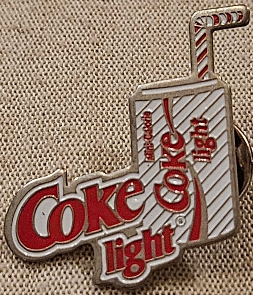PIN Coke Light
Dit is een vintage Coca-Cola Light, Verzamelen, Speldjes, Pins en Buttons, Zo goed als nieuw, Ophalen of Verzenden
