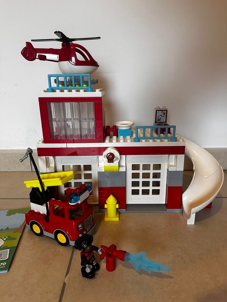 Caserne de pompier - lego duplo, Enfants & Bébés, Enlèvement ou Envoi, Comme neuf, Duplo