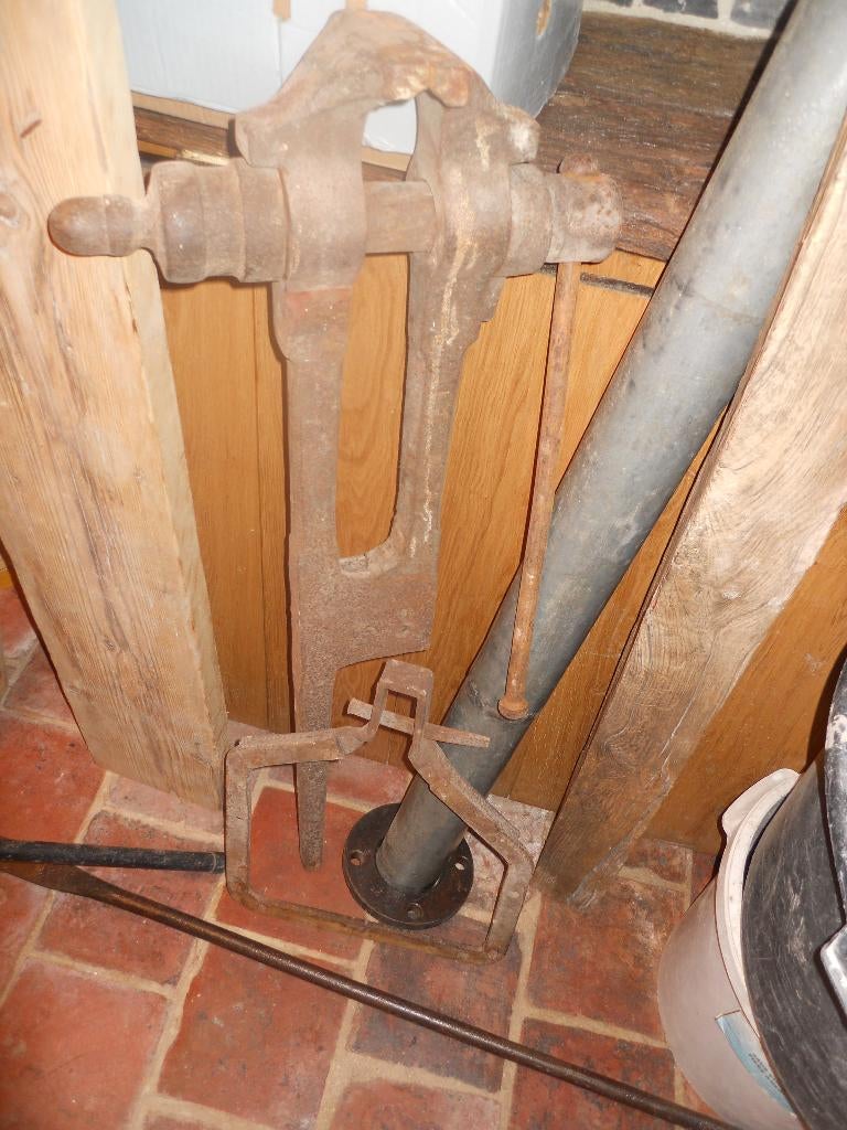 Anvil Smidse, Enlèvement