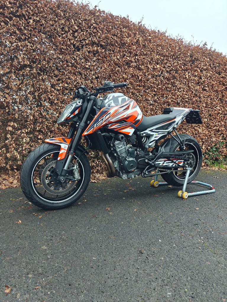ktm duke 790 - 6090km - mei 2020, Motoren, Motoren | KTM, 2 cilinders, Motorrijbewijs A, Bedrijf, Meer dan 35 kW