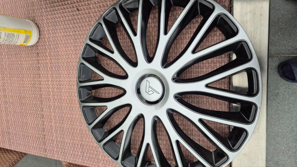 Wieldoppen 17inch nieuw, Auto diversen, Wieldoppen, Ophalen, Zo goed als nieuw